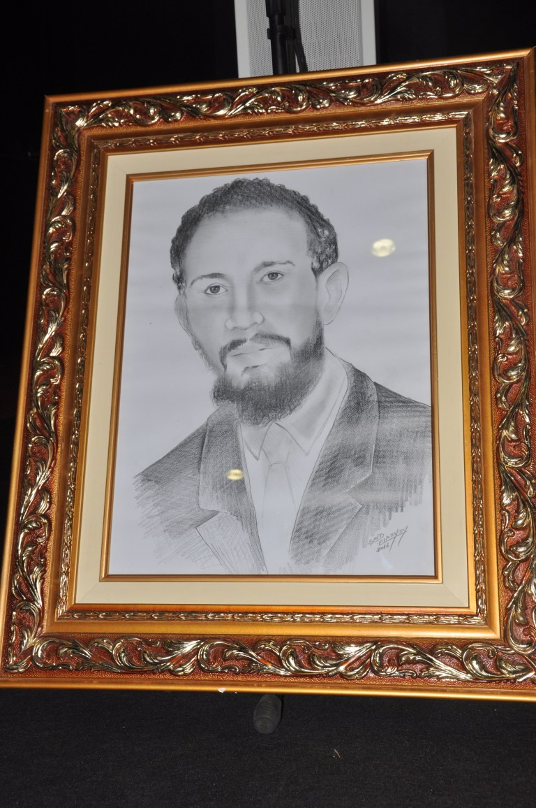 cuadro-del-fallecido-artista-mekki-moursia-cuyo-instituto-lleva-su-nombre